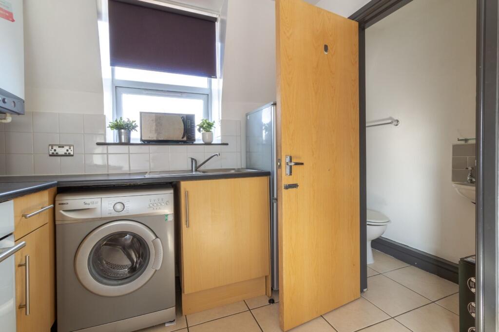 Apartment in Lincoln, Lincolnshire - View 2