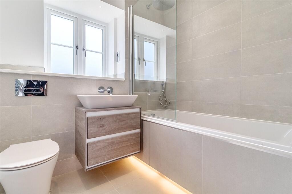House in Twickenham - View 5