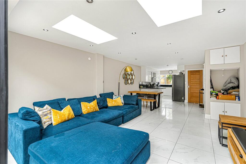 House in Twickenham - View 3