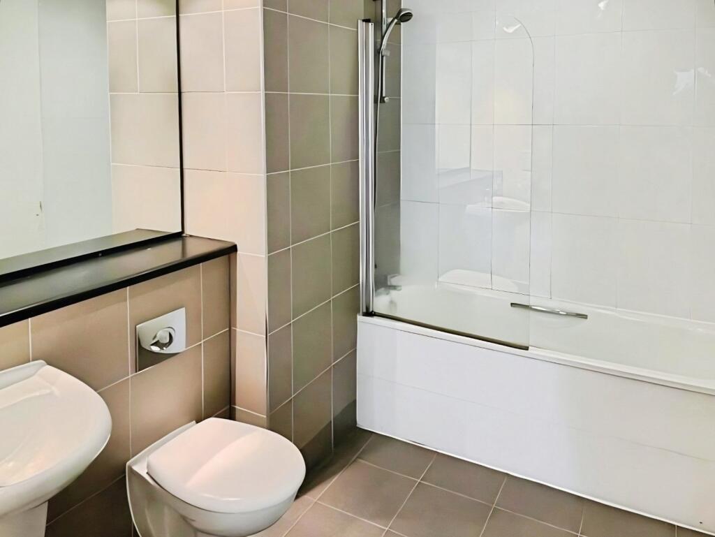 Apartment in Leeds - More