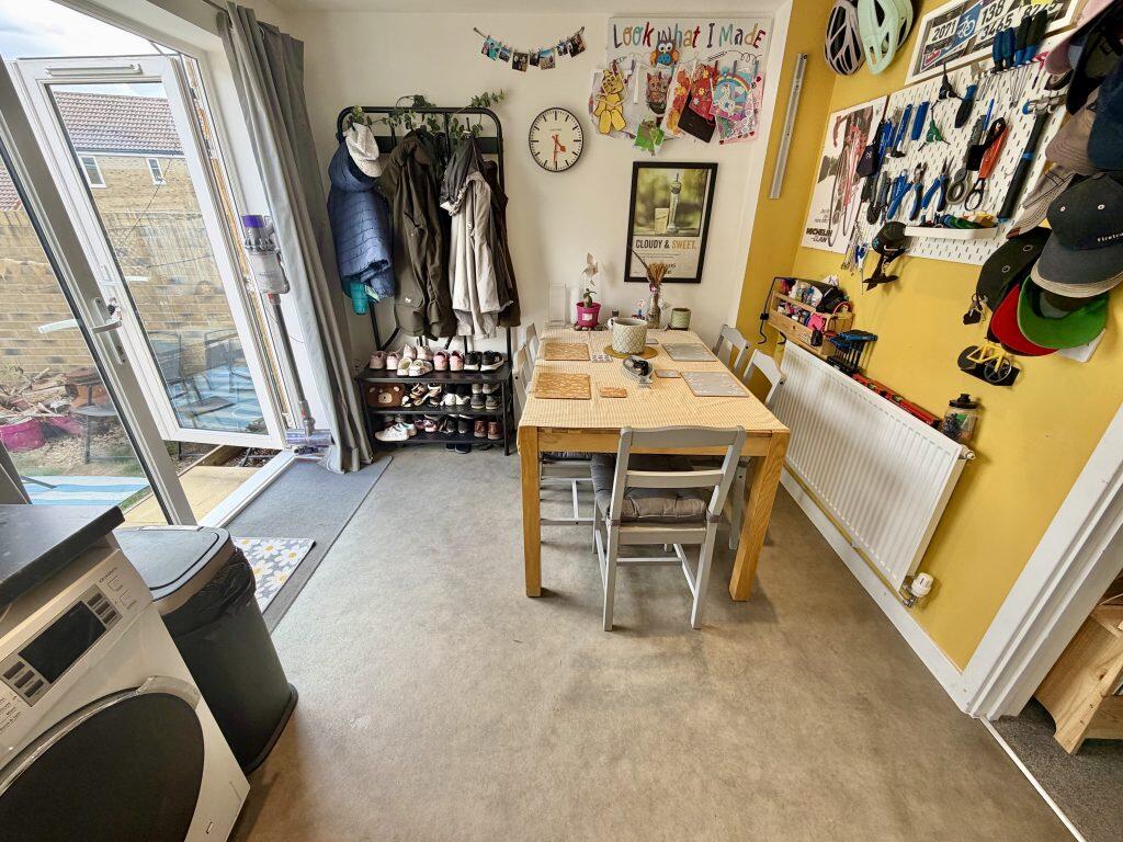 Lapwing Close, Yeovil, Somerset, BA22 photo 5