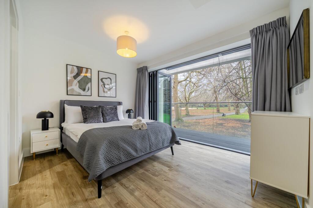 Rosebud Mews, London, SE16 photo 3