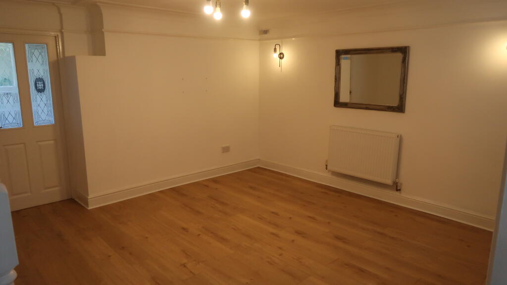 Albany Road, Blackwood, Caerphilly County Borough photo 4