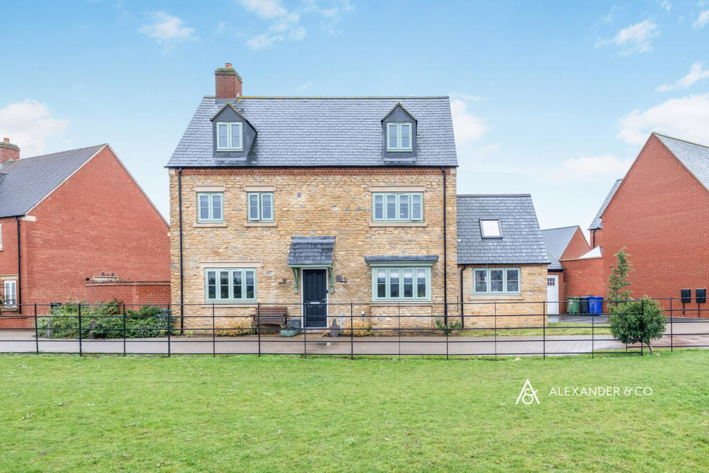 Main image of property: Hyperion Lane, Brackley, Northamptonshire, NN13