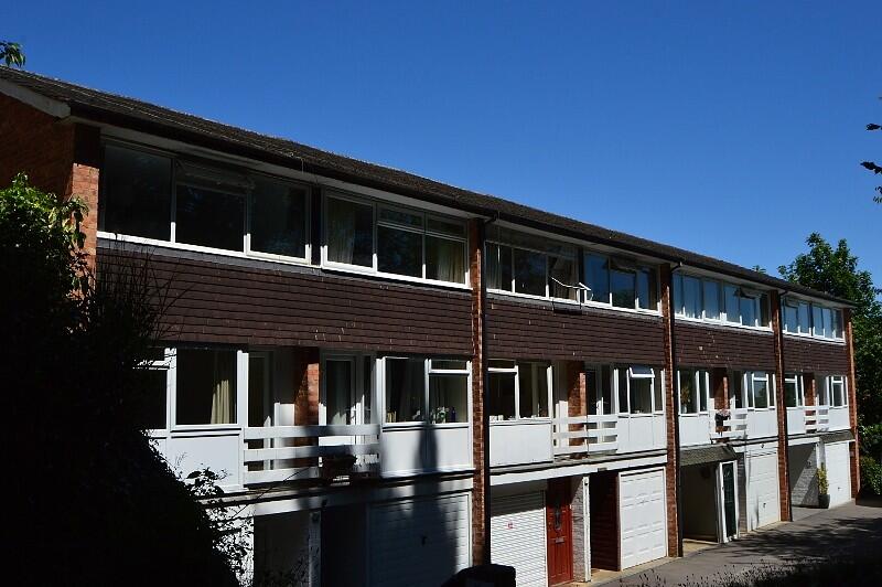 Main image of property: 3 bedroom Terraced House in Godalming