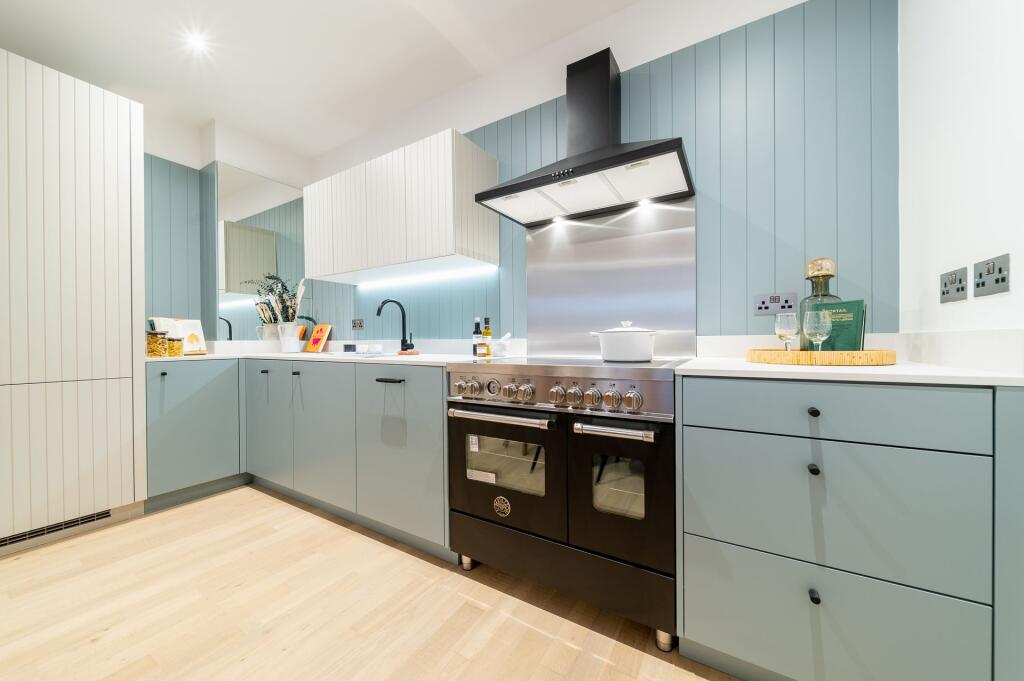 Apartment in Twickenham - View 5