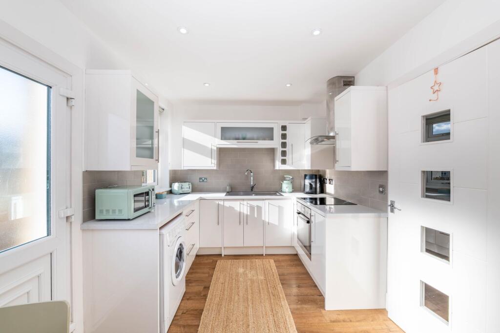 House in Danderhall, Edmonstone, Hilltown - View 3
