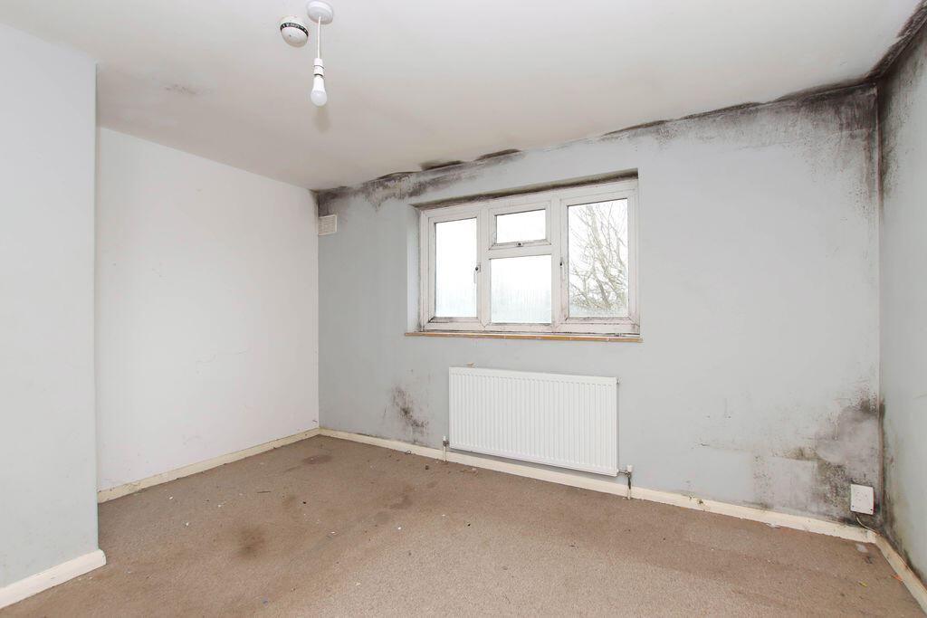 House in Dacorum, Adeyfield - More