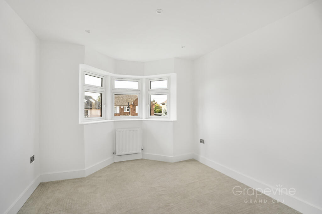 House in Slough - View 4