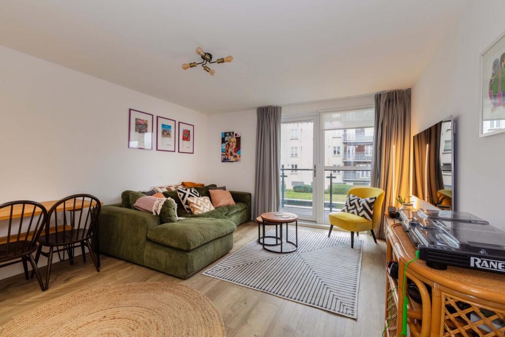 Apartment in Slough - View 4