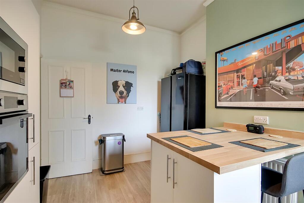Apartment in Worthing, West Sussex - View 4