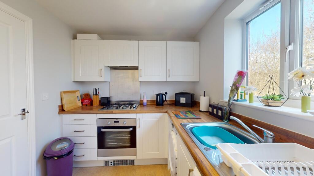 Apartment in Newport - View 5