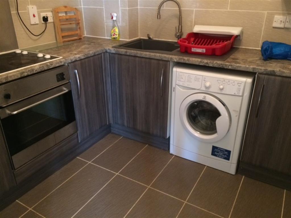 Apartment in Portsmouth, Paulsgrove - View 2