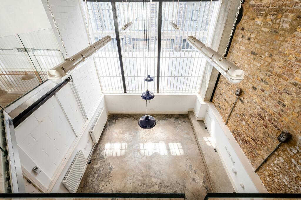 Mentmore Terrace 3B NEW - 14.jpg
