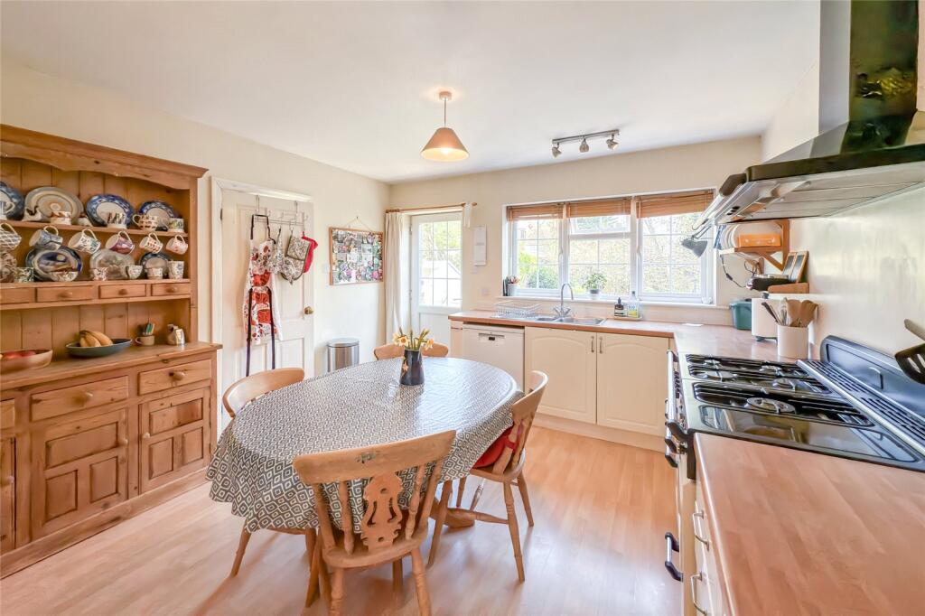 Grove Avenue, Harpenden, Hertfordshire, AL5 - View 2