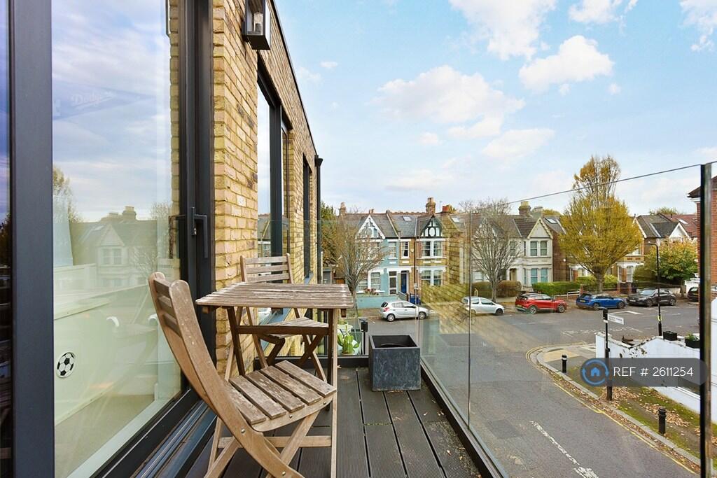 3 bedroom flat for rent