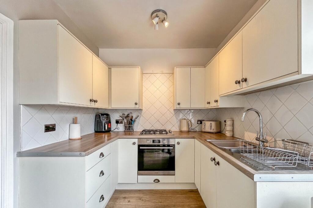 House in Walsall, Summerford Place - More