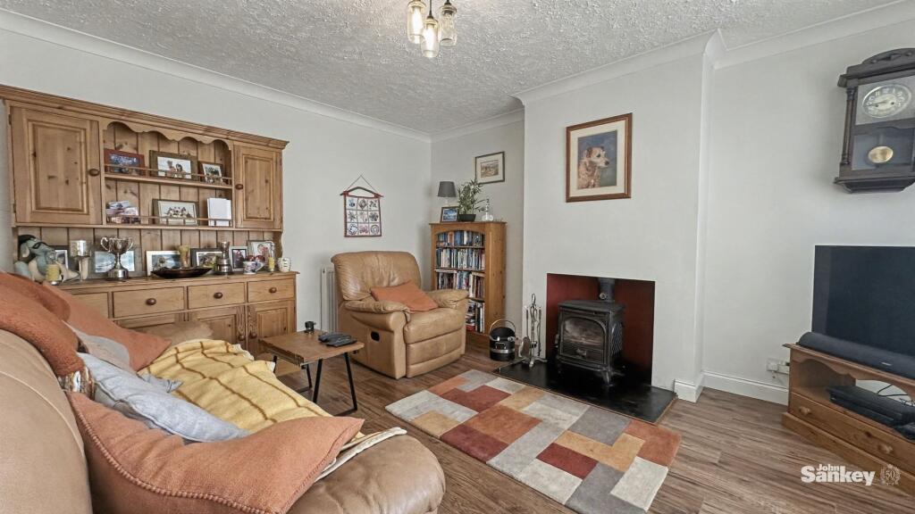 Roundhill Close, Sutton-In-Ashfield, NG17 photo 3