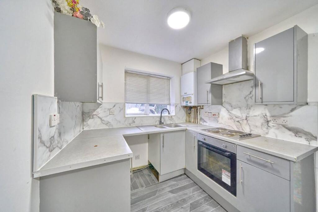 House in London, Yeading - View 2