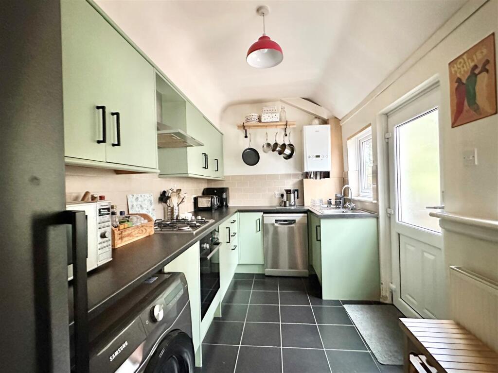 Hollinwood Road, Disley, Stockport photo 4