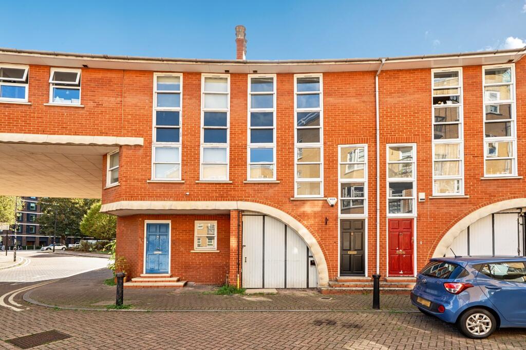 Main image of property: Wolfe Crescent, London, SE16