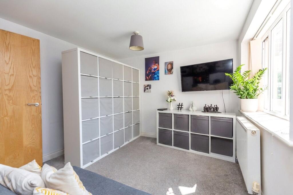 Apartment in Bristol, Henbury - View 4