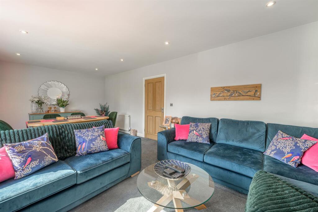 House in Dudley, West Midlands - More