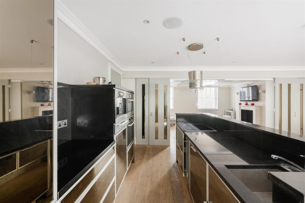 Apartment in London - View 5