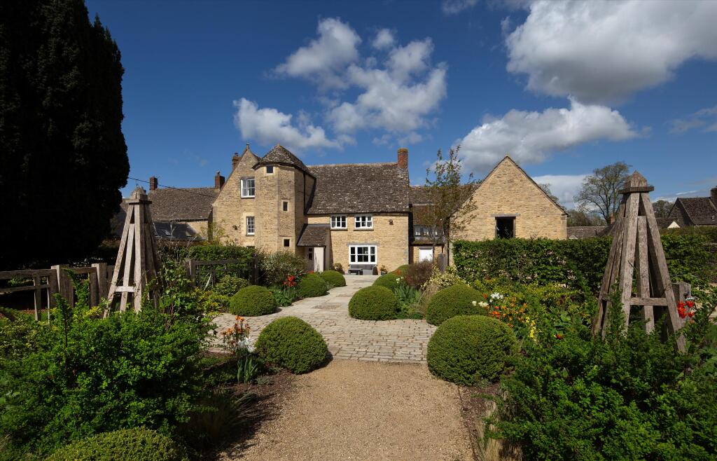 Main image of property: Kirtlington, Oxfordshire OX5