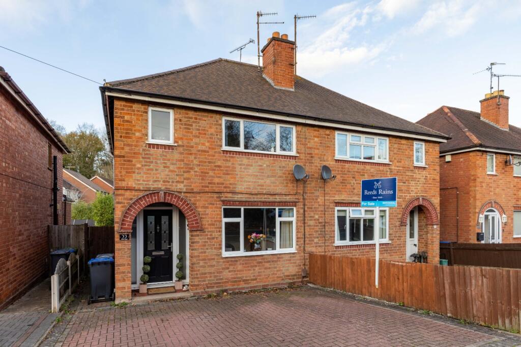 3-bed semi-detached on Mill End, Kenilworth, Warwickshire, CV8, £350,000