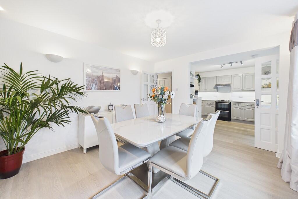 36 Plantation Avenue, Arnside, Cumbria, LA5 0HX photo 5