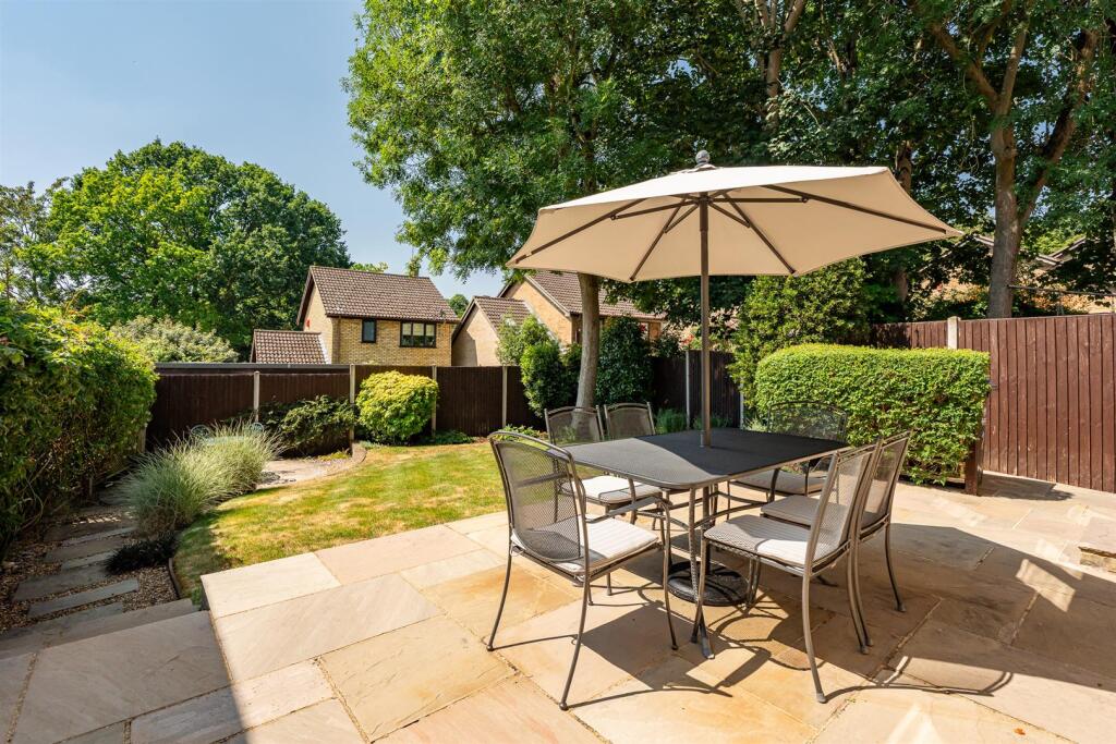 Foxglove Way, Welwyn photo 4