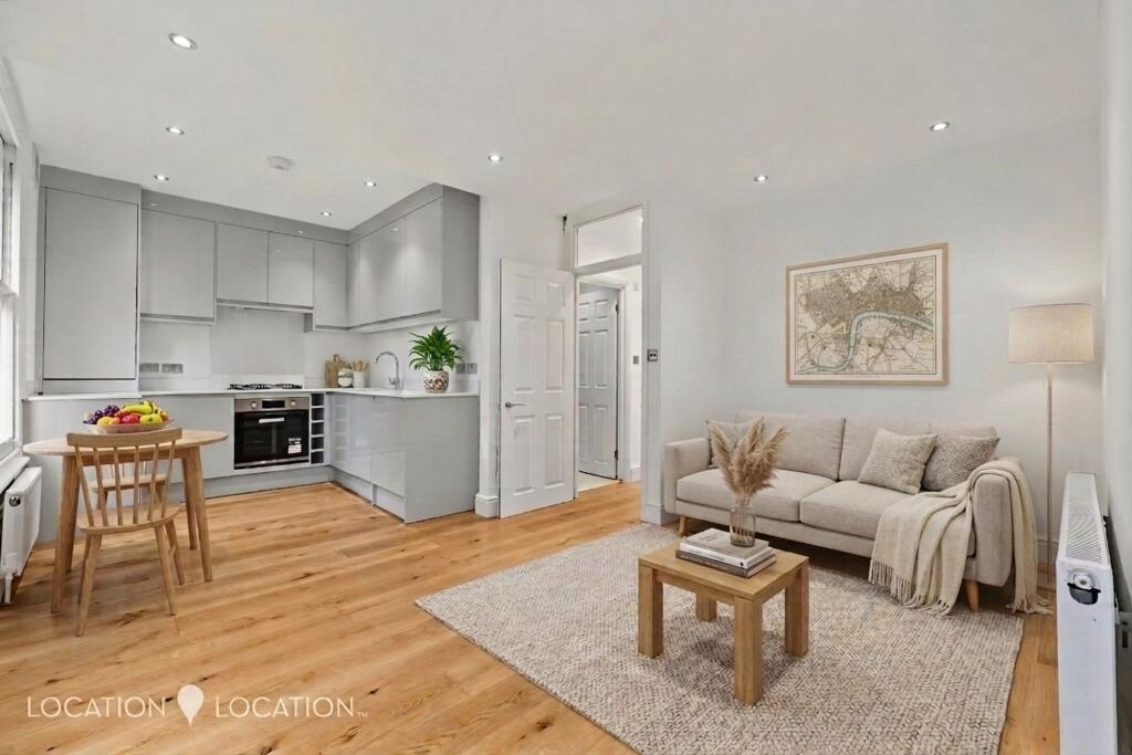 1-bed flat on Navarino Road, London, E8, £475,000