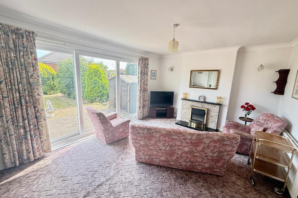 Edgehill Close, Worthing, West Sussex, BN13 2EX photo 2