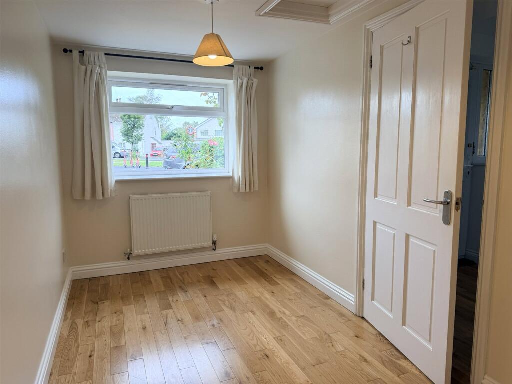 House in Gloucester - View 5