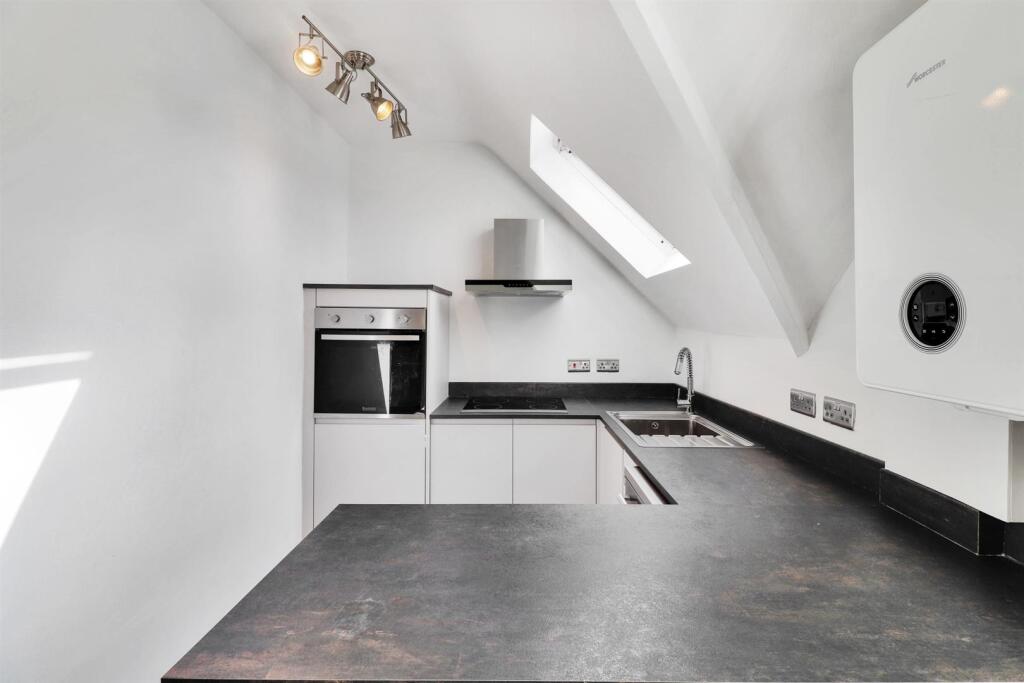 Apartment in Tonbridge - View 3