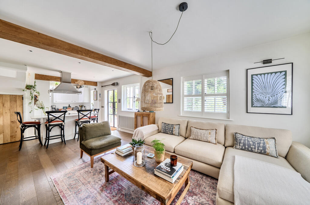 Wych Hill Rise, Woking, Surrey, GU22 photo 3