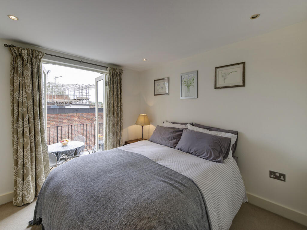 Apartment in London - View 3