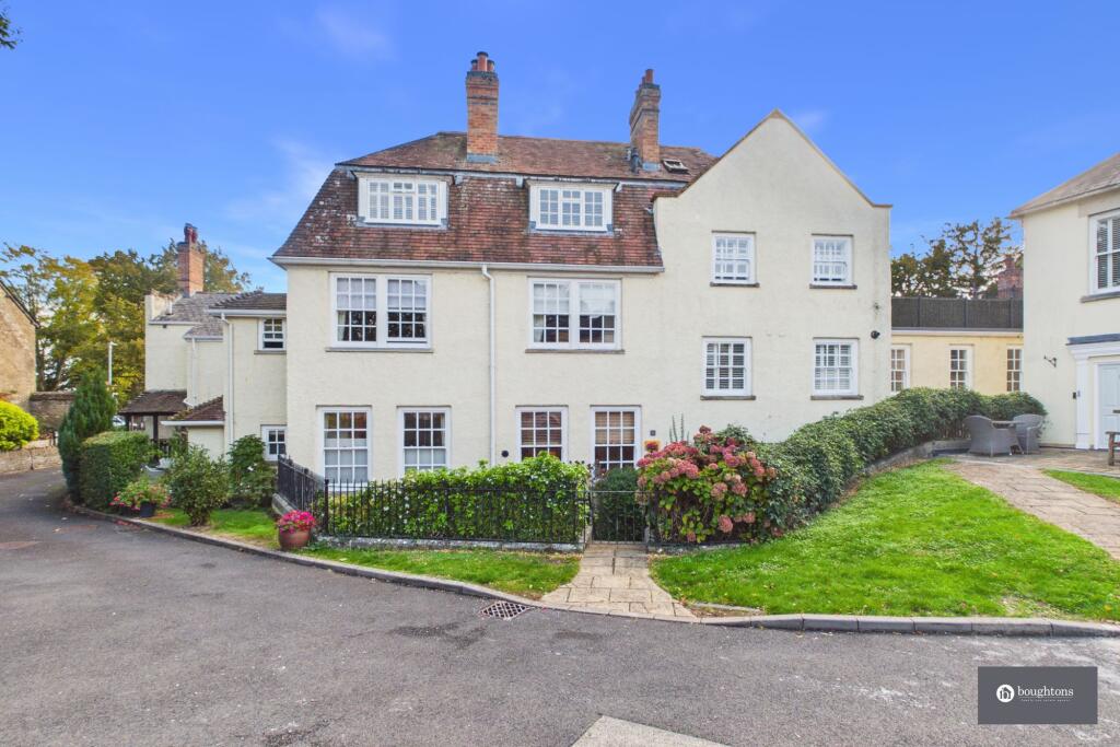 2-bed flat on Brackley Lodge Mews, Brackley, NN13, £335,000
