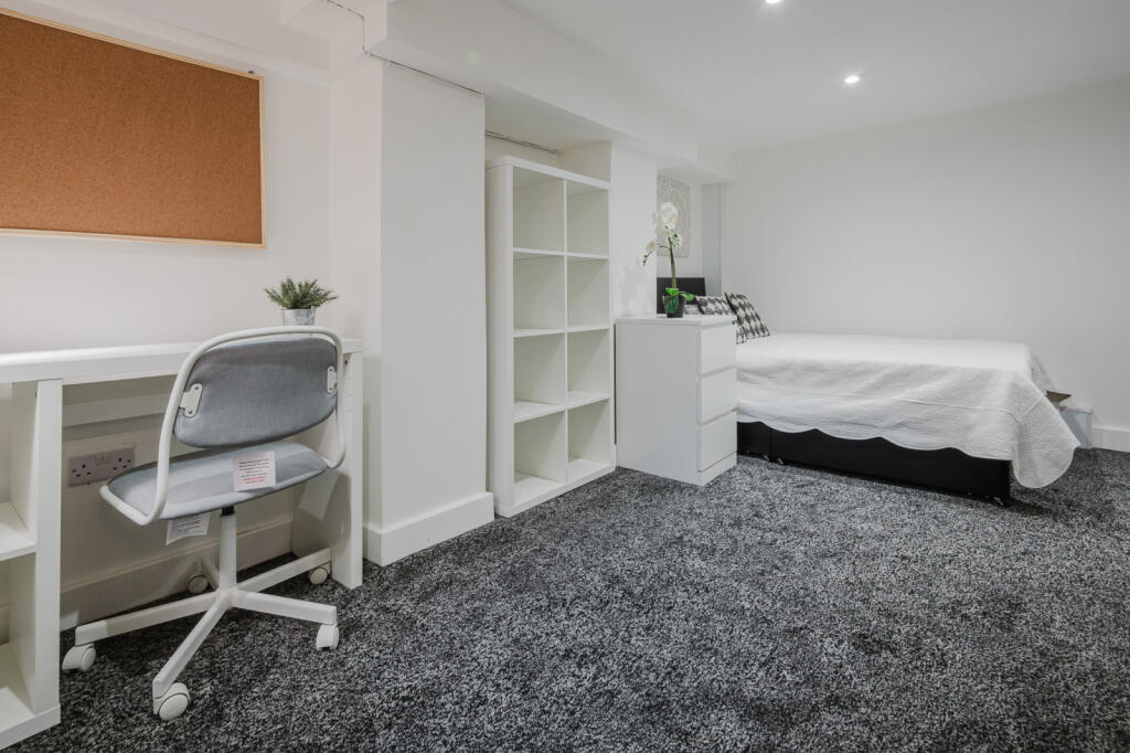 Apartment in Manchester - More