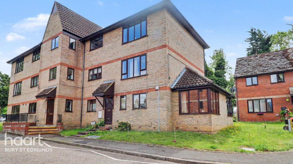 1-bed flat on The Beeches, Out Risbygate, Bury St Edmunds, £130,000