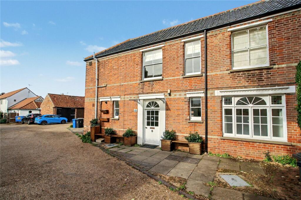 1-bed flat on High Street, Southwold, Suffolk, IP18, £325,000