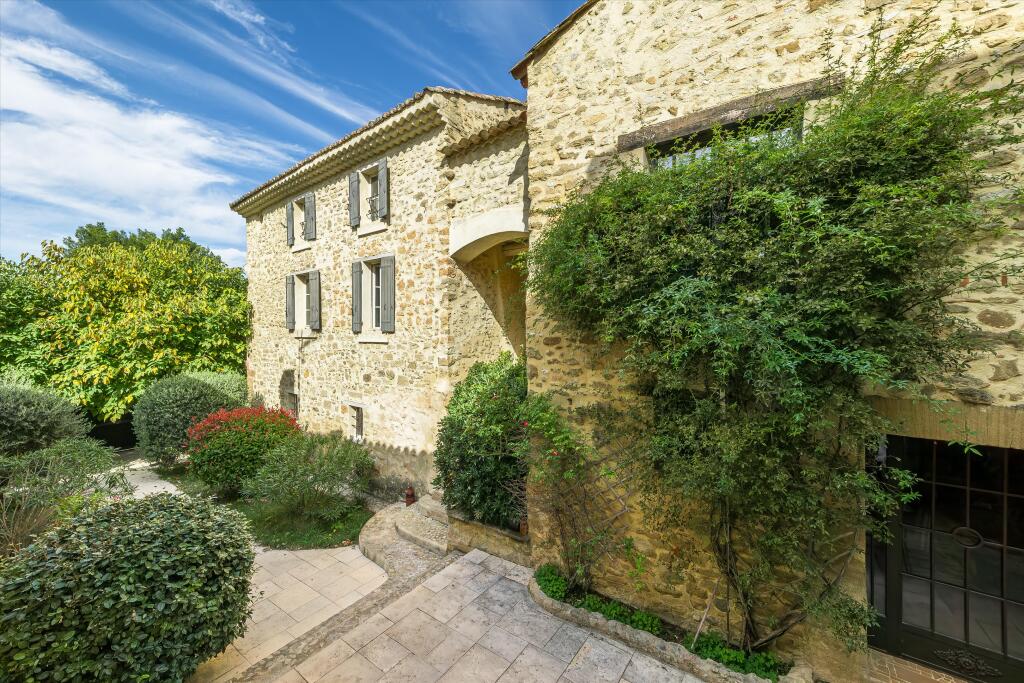 Main image of property: Provence-Alps-Cote d`Azur, Vaucluse, Sarrians