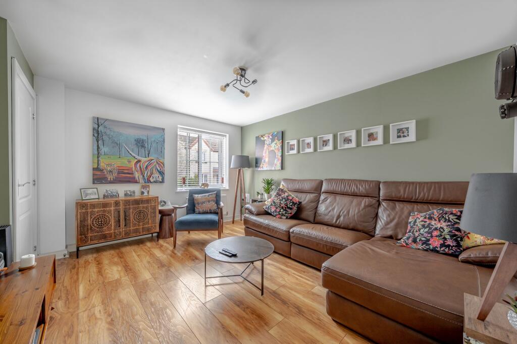 Winterburn Close, Harrogate, HG3 photo 4