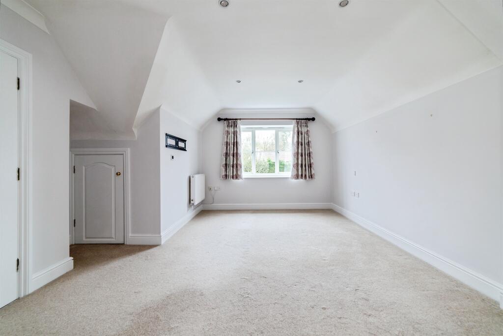 Additional image 7 of Canonsfield Road, Welwyn