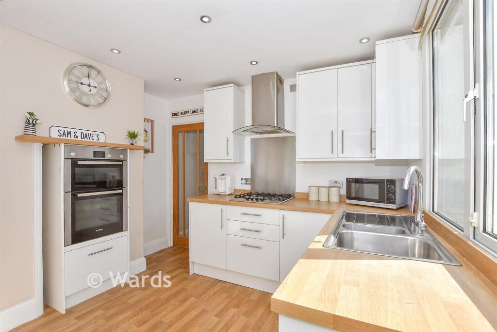 Apartment in Tonbridge - View 4