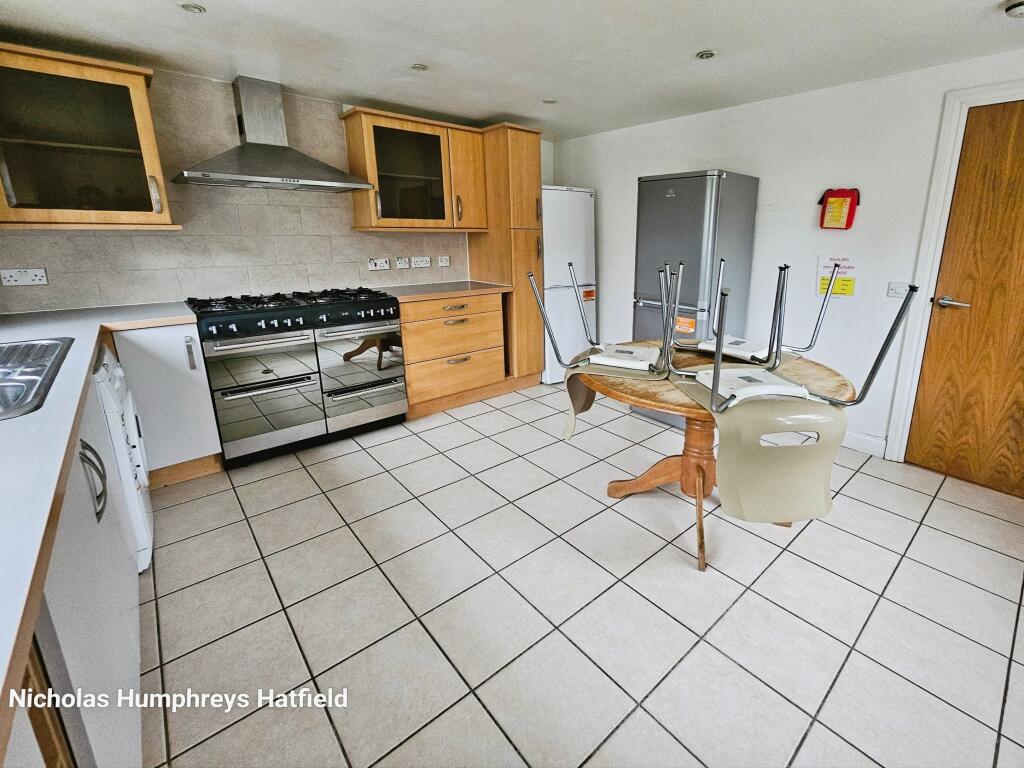 Cunningham Avenue, Hatfield, AL10