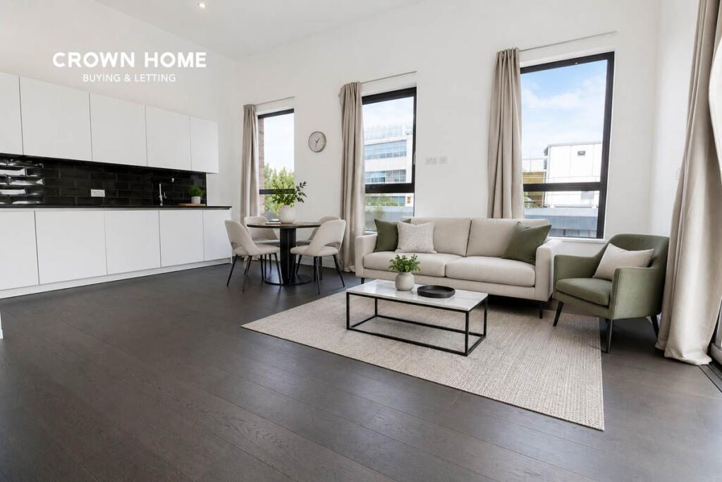 Main image of property: Gatsby Apartments, 18 Gunthorpe Street, Aldgate, E1