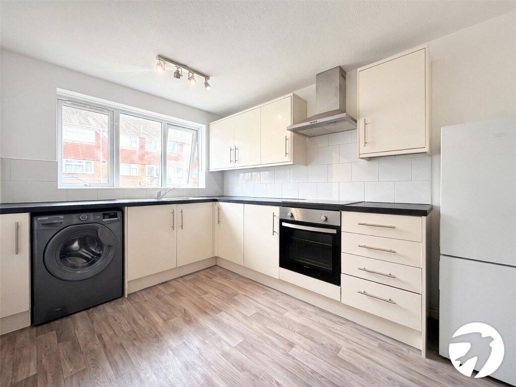 House in Sittingbourne, Grove Park, Chalkwell - View 2