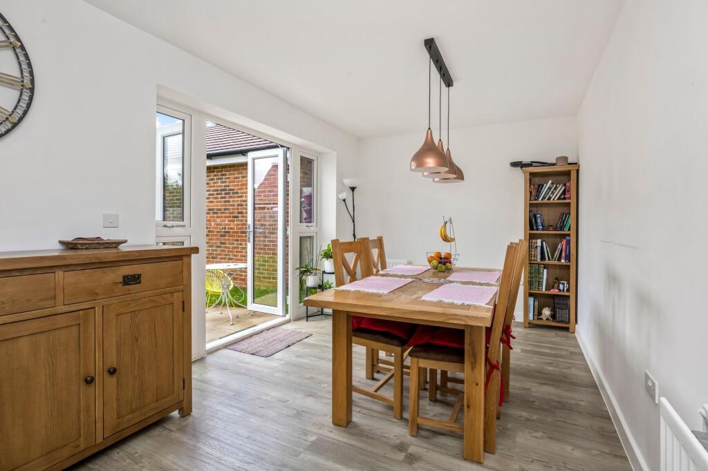 Flint Street, Faygate, RH12 - View 3